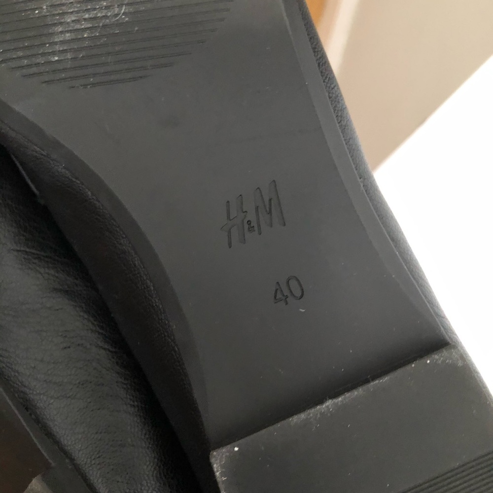 Shoes - Picture 4 of 4